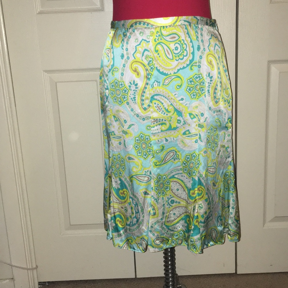 Banana Republic silk patterned skirt